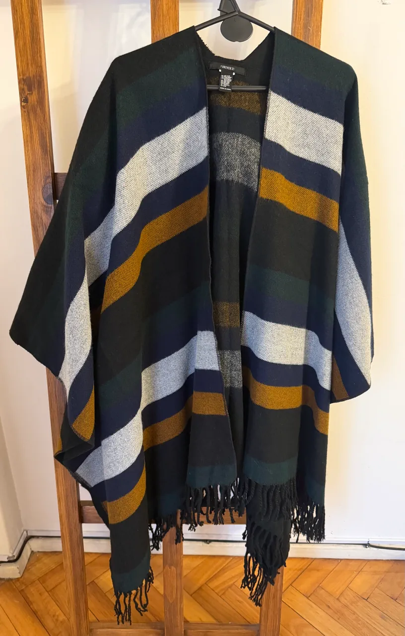 Poncho Forever 21 - imagen 1