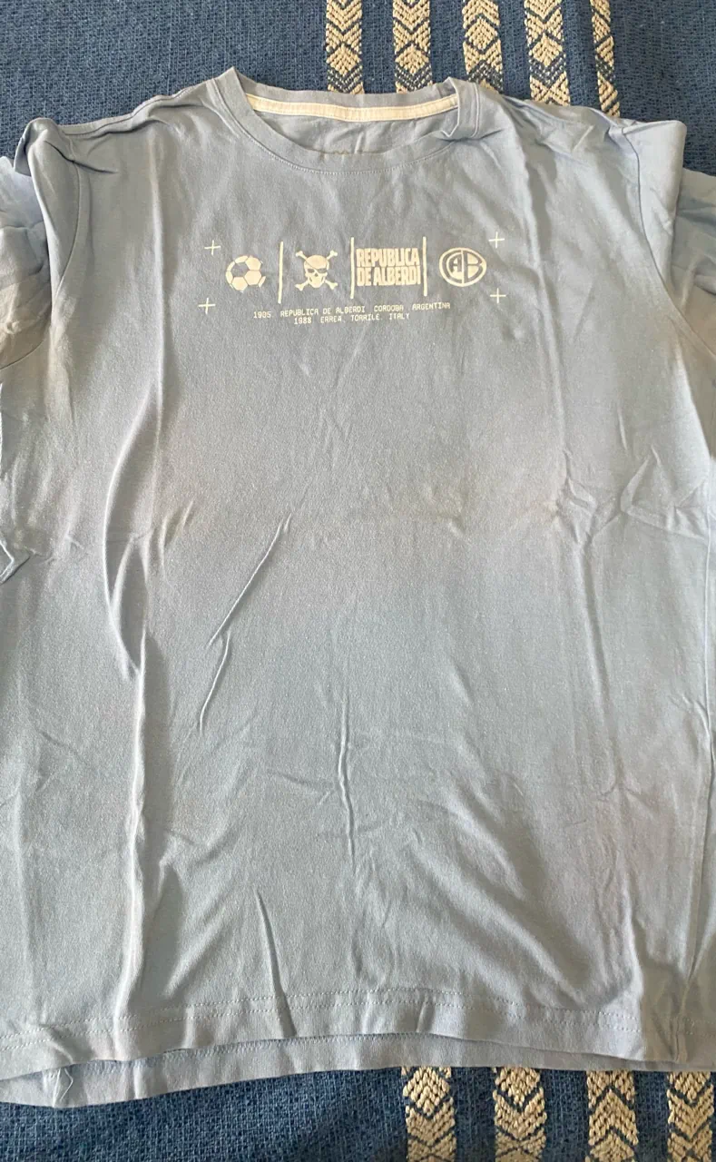 Remera Erreà · Talle M