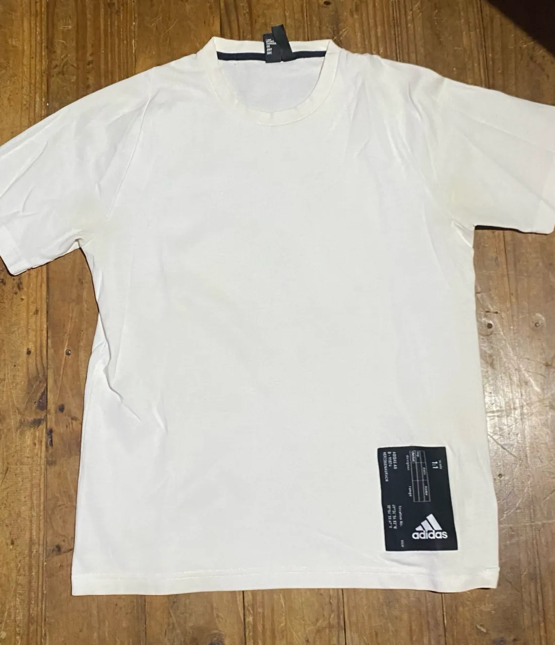 Remera adidas · Talle M