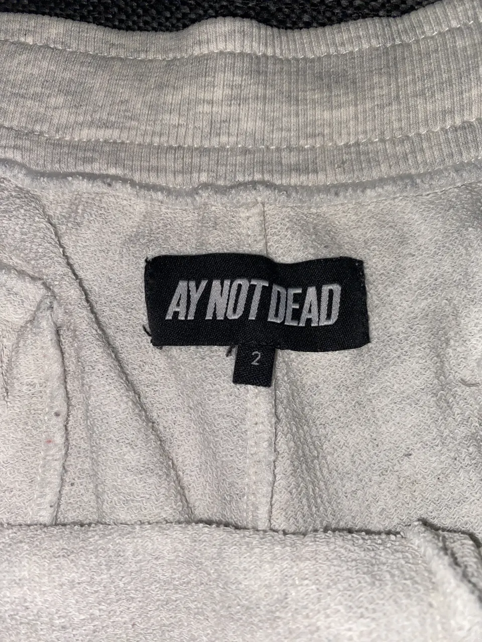 Short Ay Not Dead · Talle 2