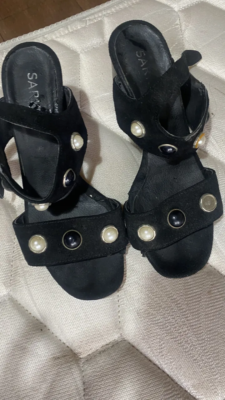 Sara · Talle AR 37
