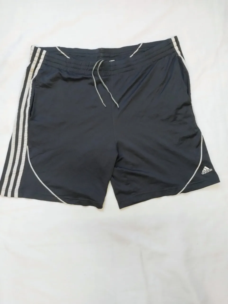 Short adidas · Talle M