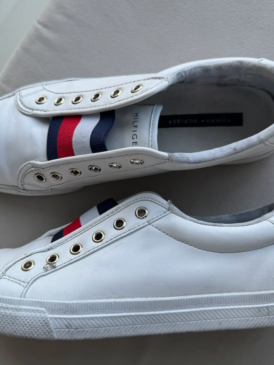 Tommy Hilfiger · Talle US 8.5