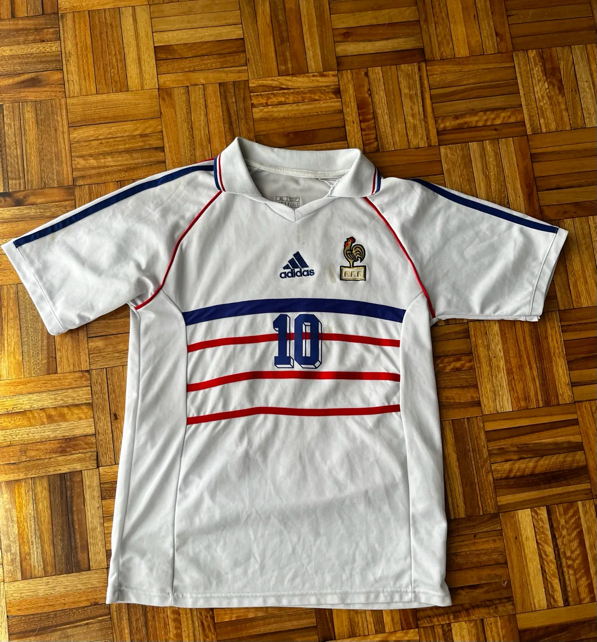Camiseta adidas · Talle M