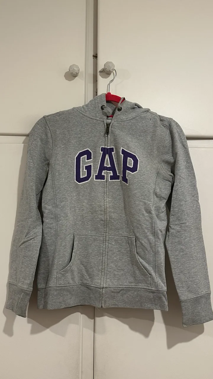Buzo GAP - imagen 1