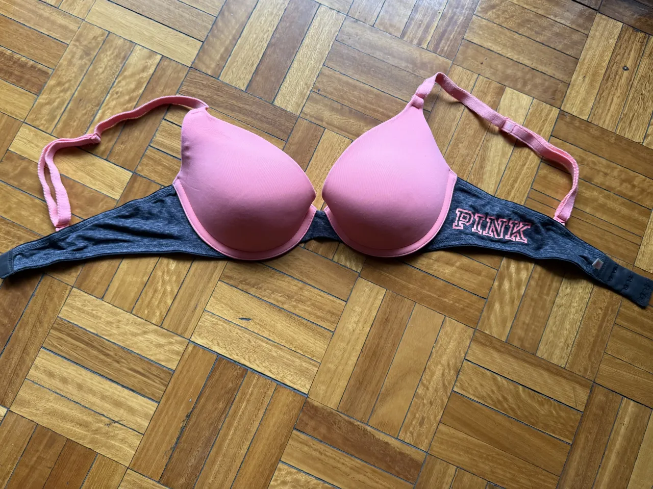 Corpiño deportivo Pink · Talle S