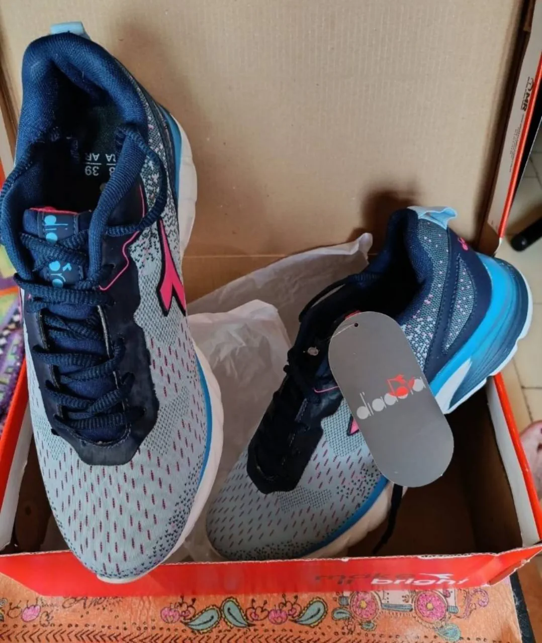 Diadora · Talle AR 39