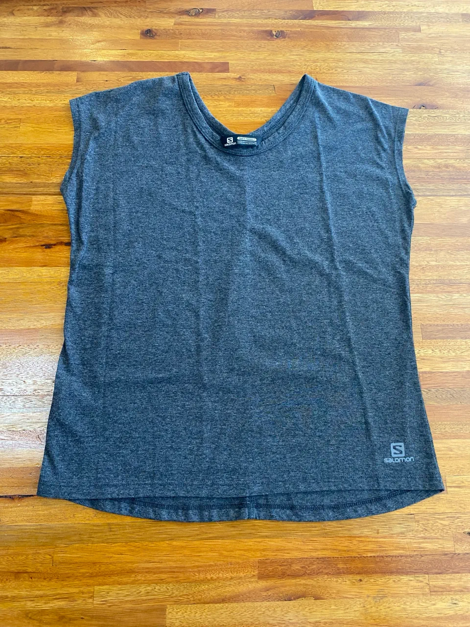 Remera Salomon · Talle S