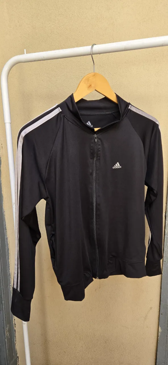 adidas · Talle L