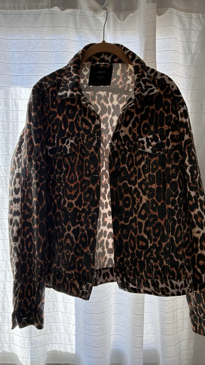 Campera Complot - imagen 1