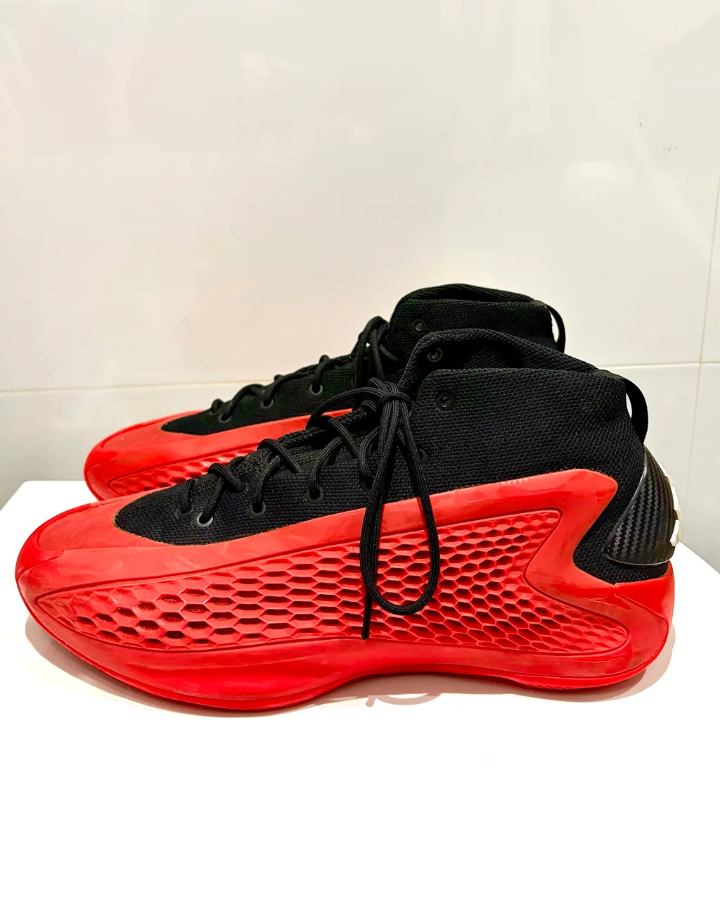 adidas · Talle AR 44