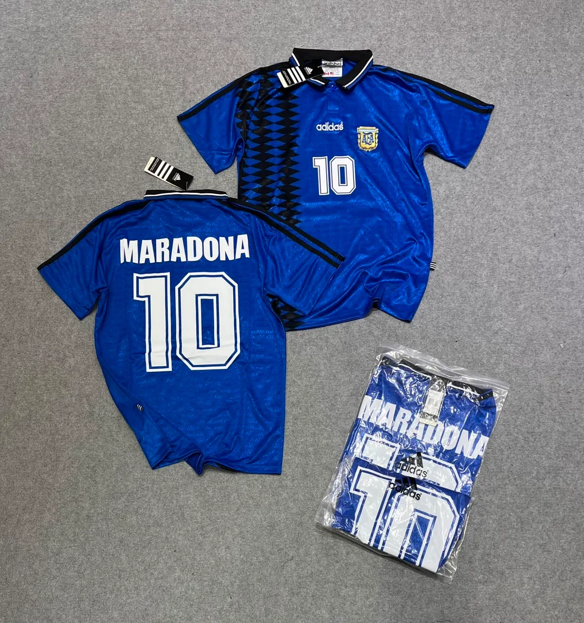 Camiseta adidas · Talle L