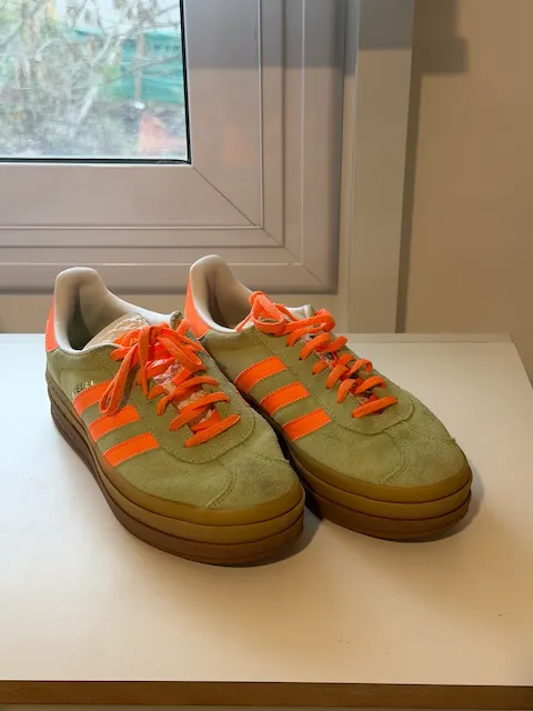 adidas · Talle AR 38
