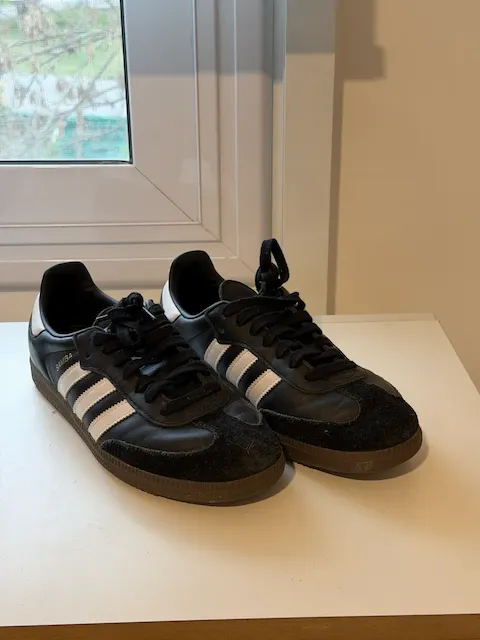 adidas · Talle AR 38