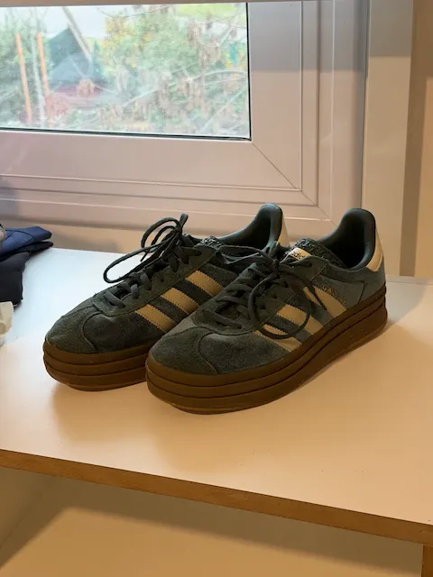 adidas · Talle AR 38
