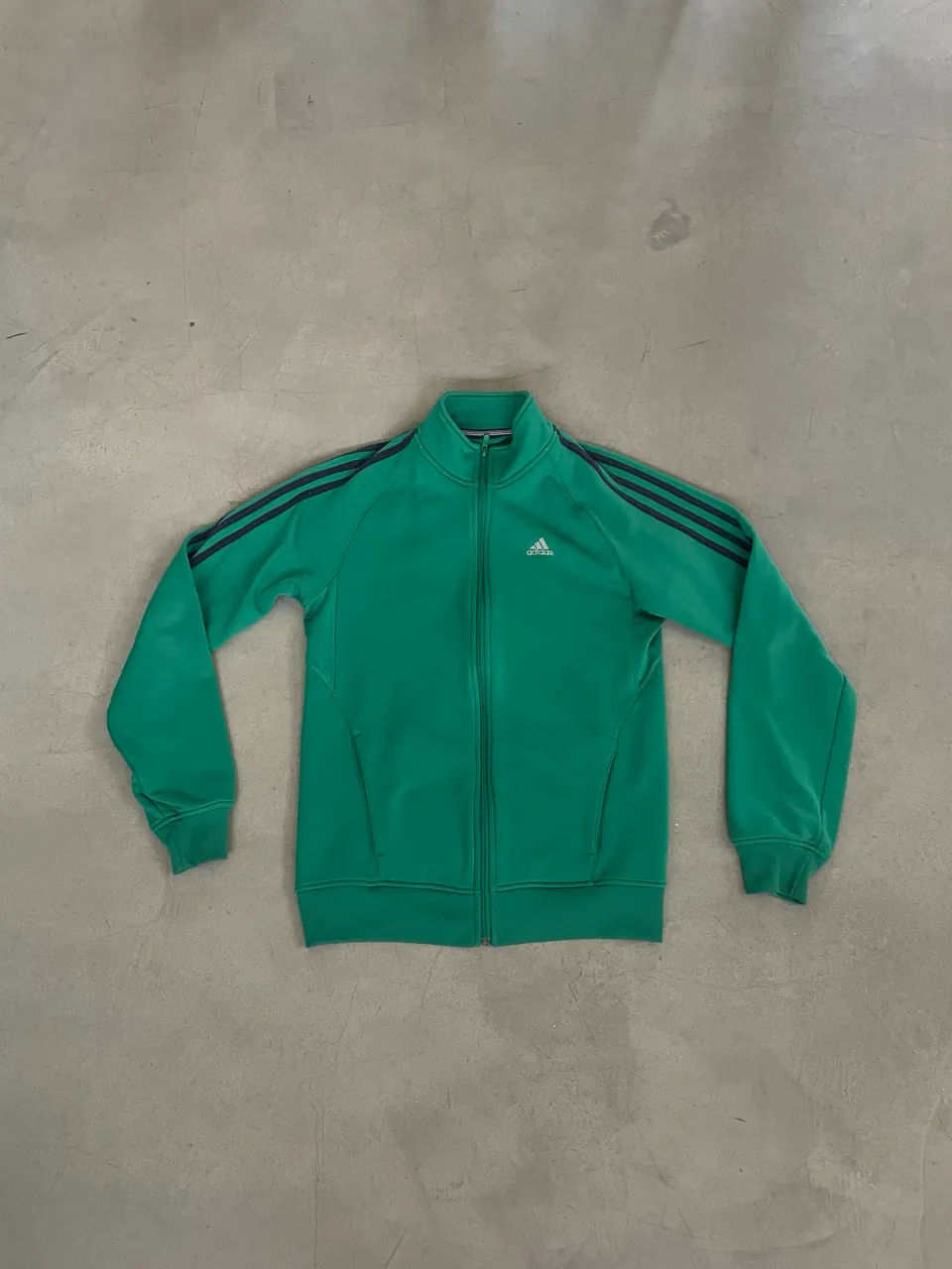 adidas · Talle M