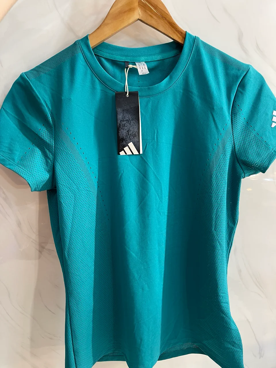 adidas · Talle S