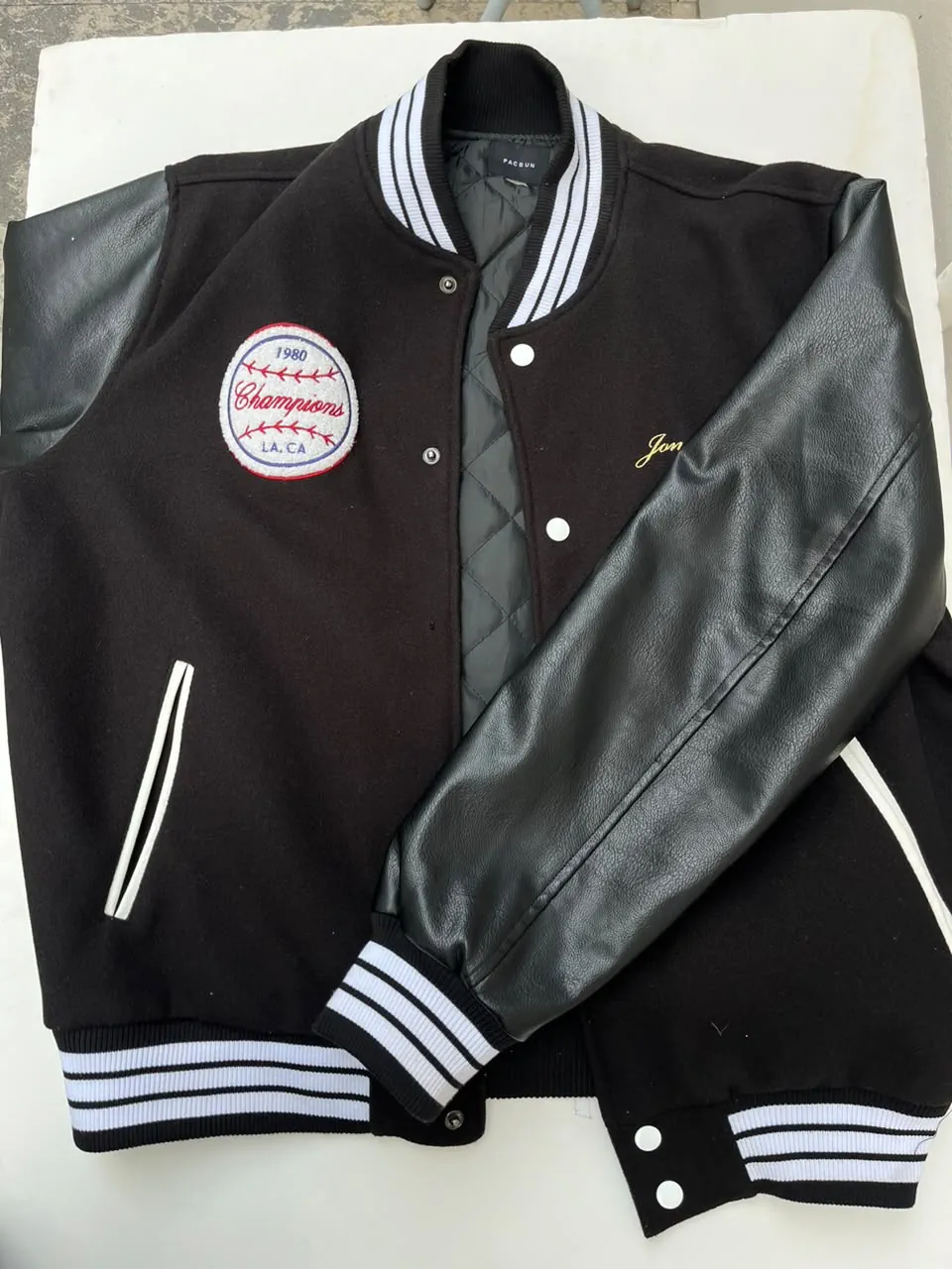Campera Pacsun - imagen 1