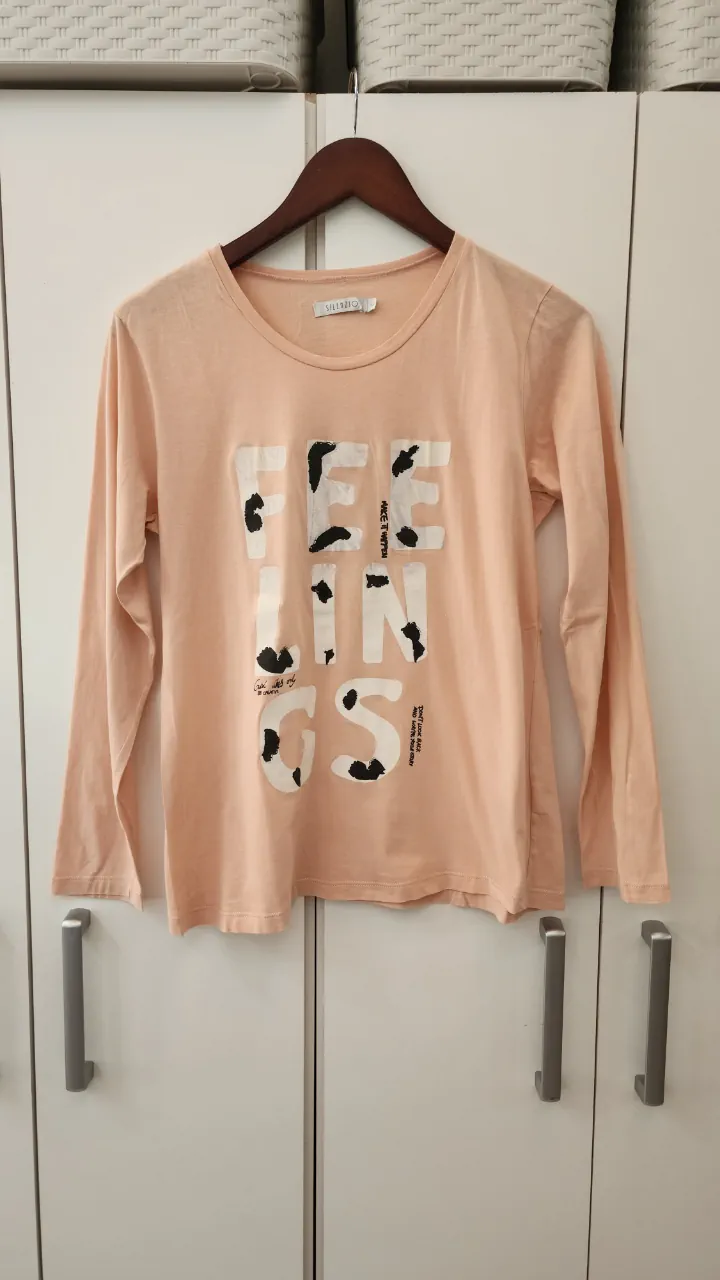 Remera Silenzio · Talle M