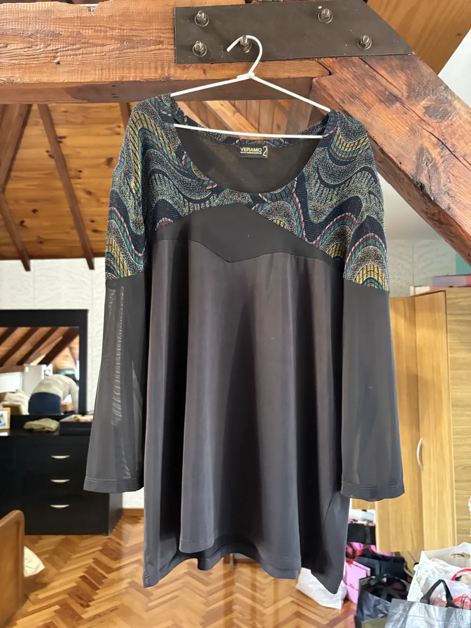 Remera Veramo · Talle L