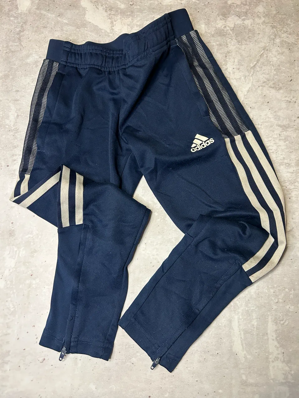 Pantalón adidas - imagen 1
