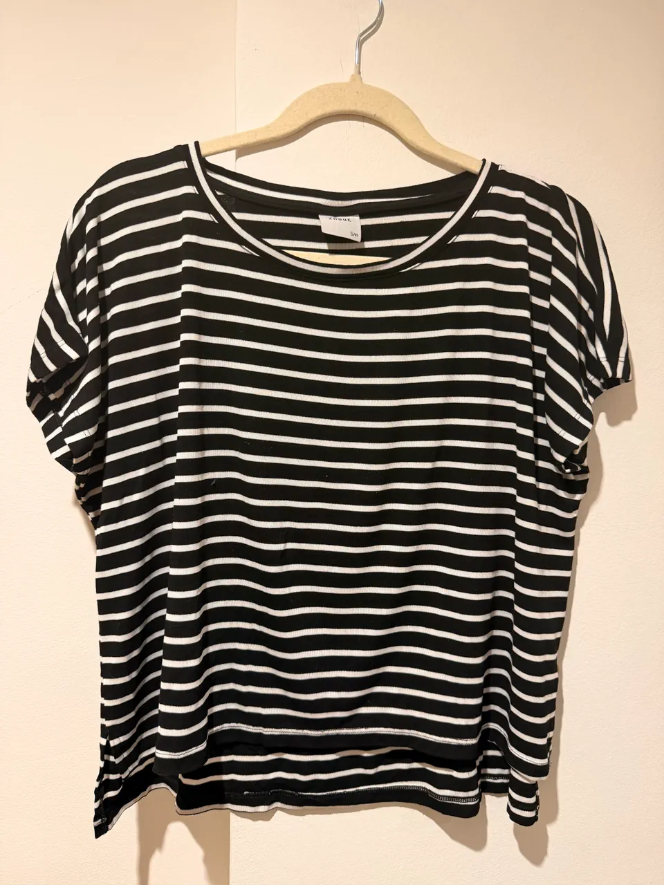 Remera Zhoue - imagen 1