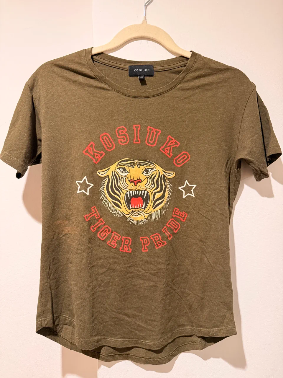 Remera Kosiuko · Talle M