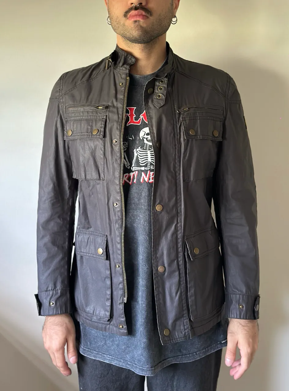 Campera Ay Not Dead · Talle S