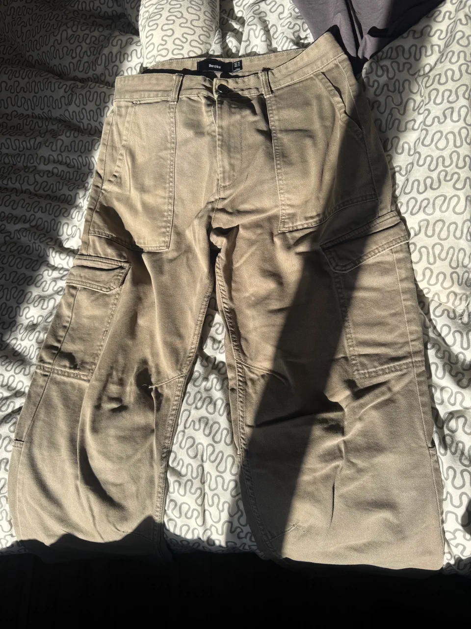 Pantalón Bershka · Talle EU 40