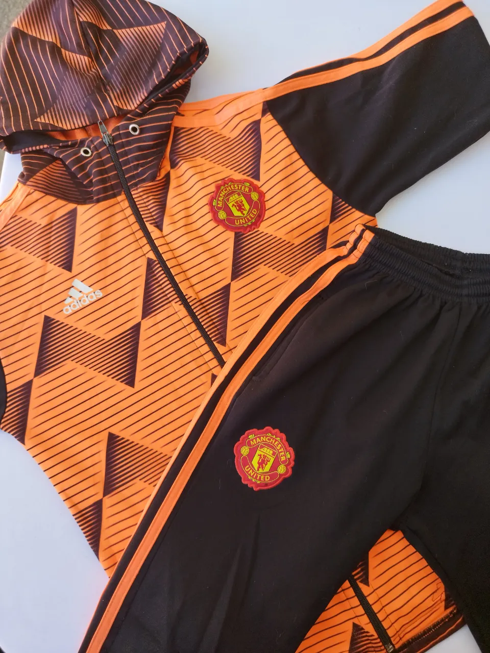 Conjunto adidas · Talle 10 años / 140 cm