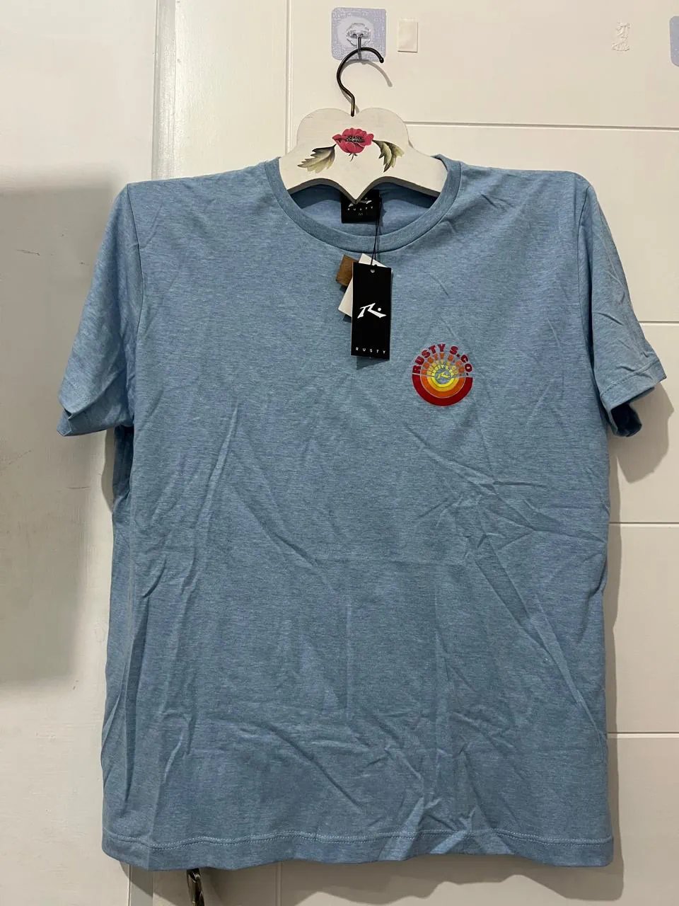 Remera Rusty · Talle M