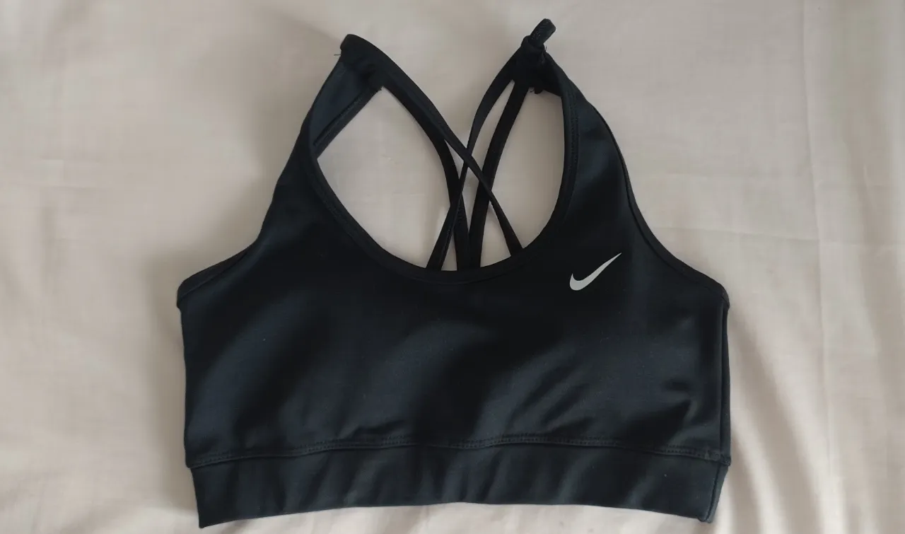Corpiño deportivo Nike · Talle M