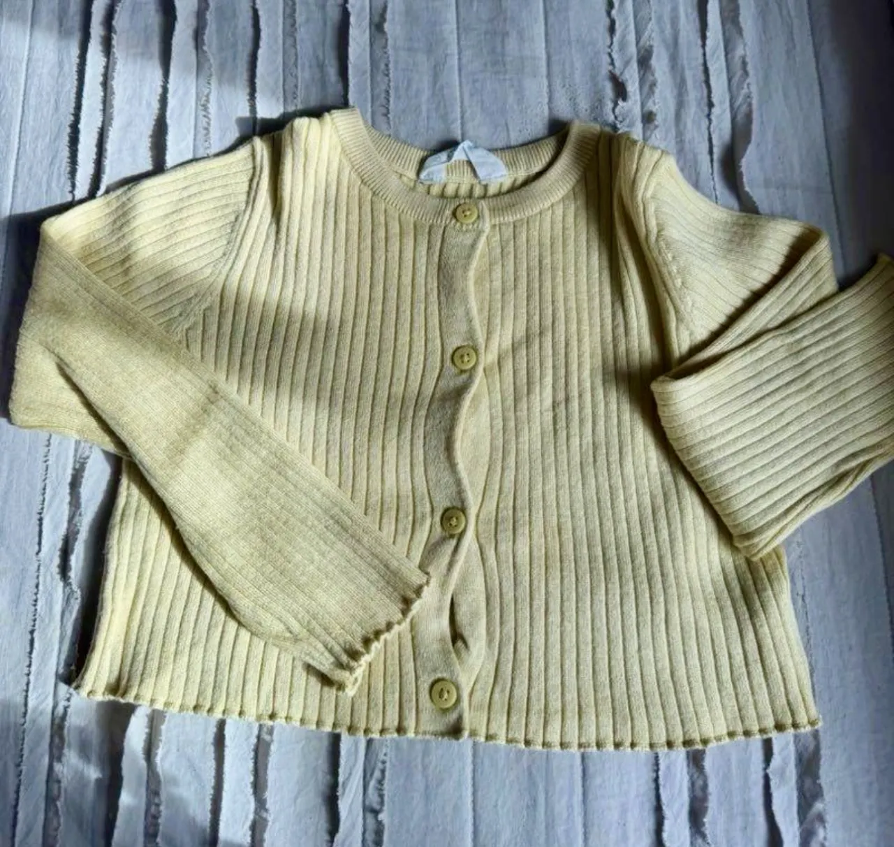 Sweater de cuello redondo Primark · Talle 6 años / 116 cm