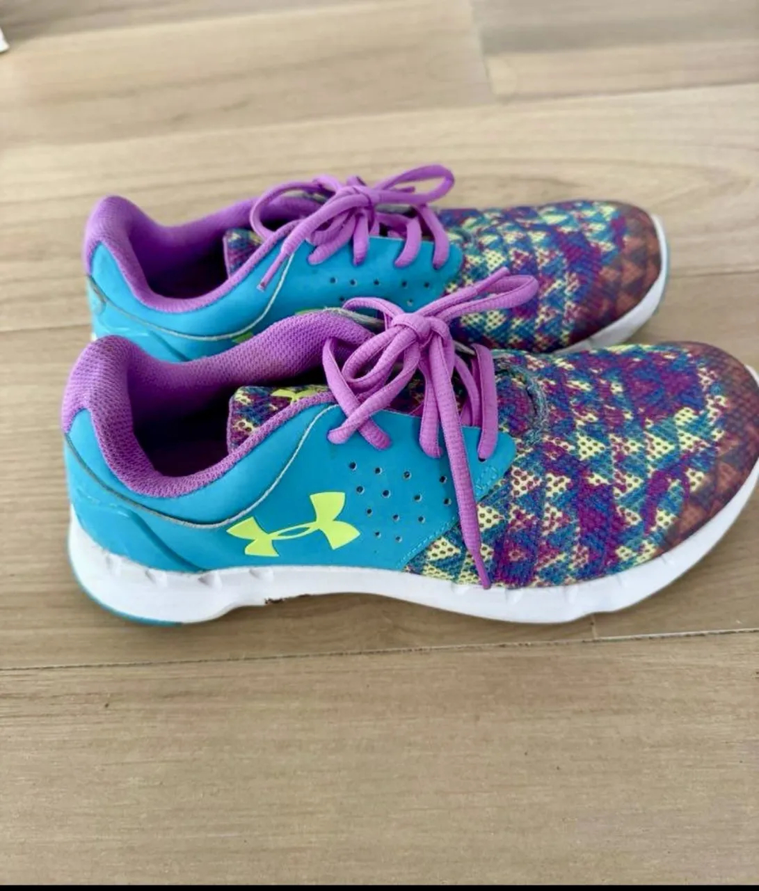 Zapatillas Under Armour · Talle US 6.5