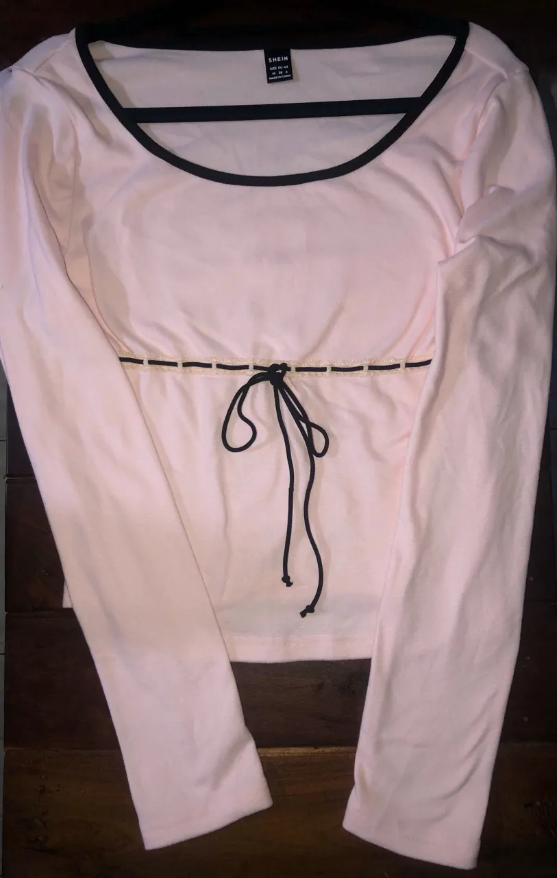 Remera Shein · Talle M