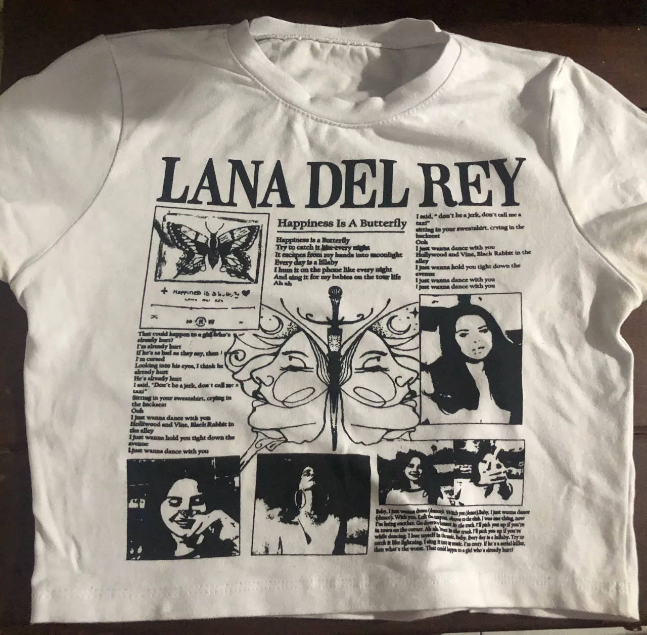 Remera A ≠ · Talle único