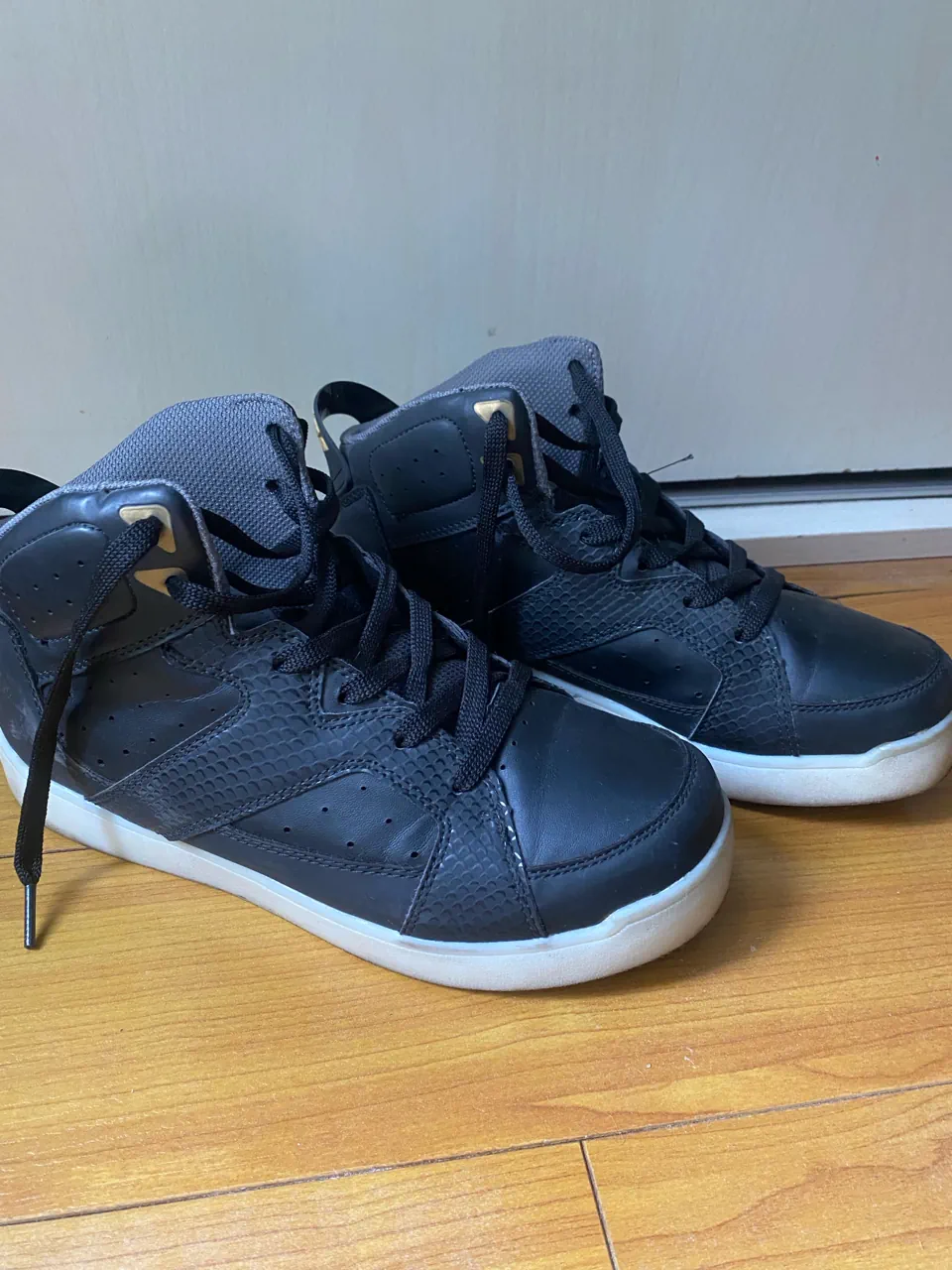 Skechers · Talle AR 38