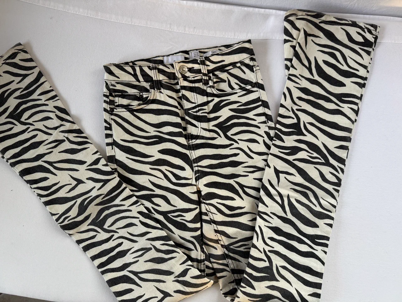 Bershka · Talle EU 34