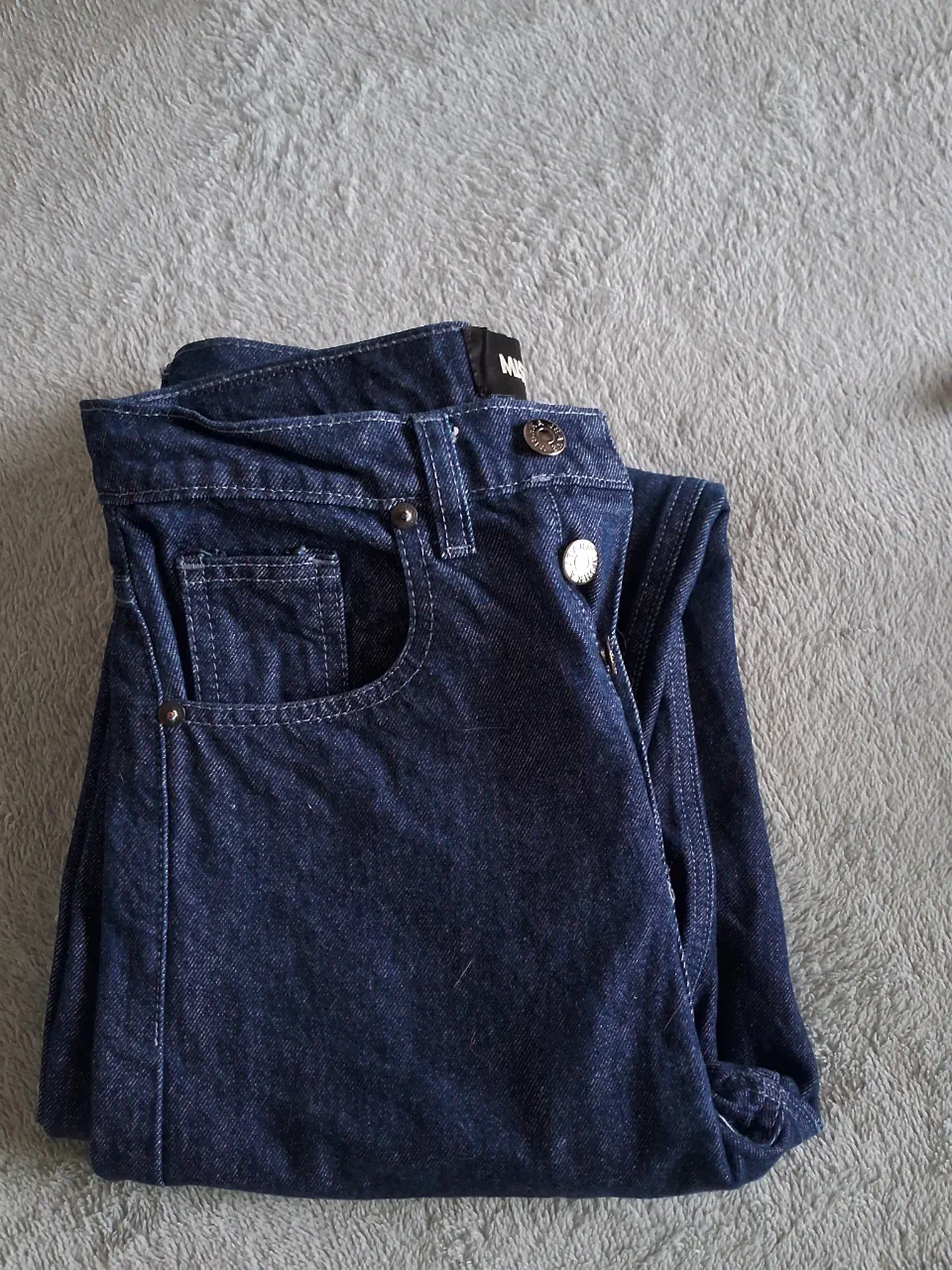 Mishka · Talle EU 34