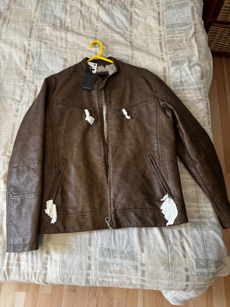 Campera Basement - imagen 1