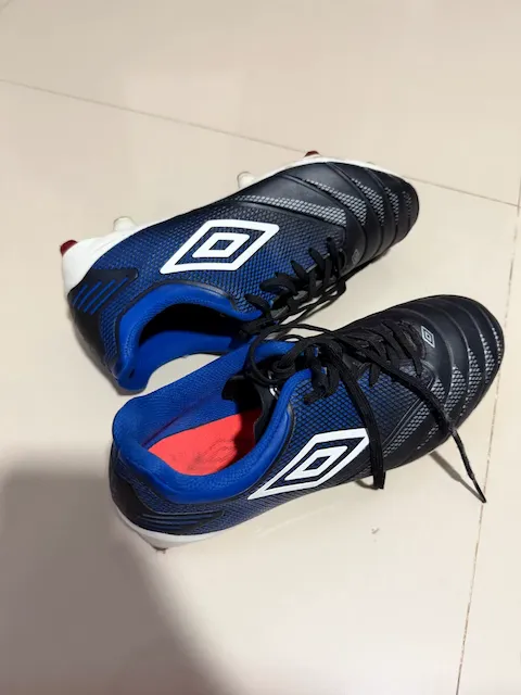 Umbro · Talle AR 38
