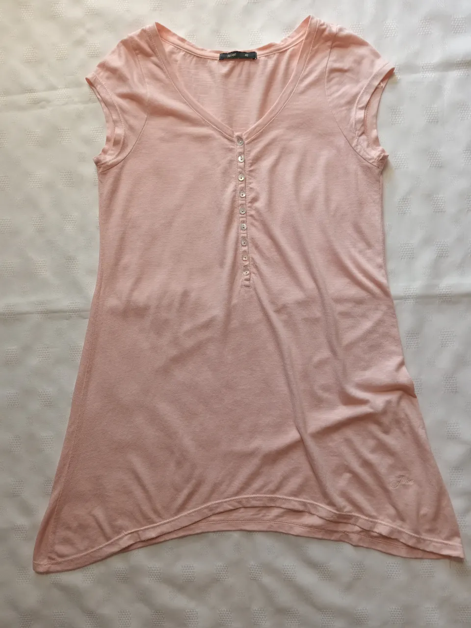 Remera Julien · Talle M