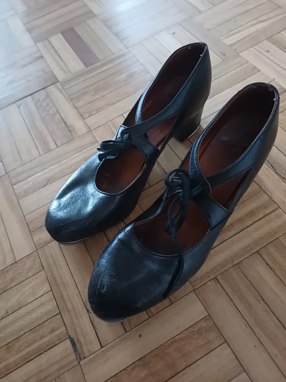 A# · Talle AR 37