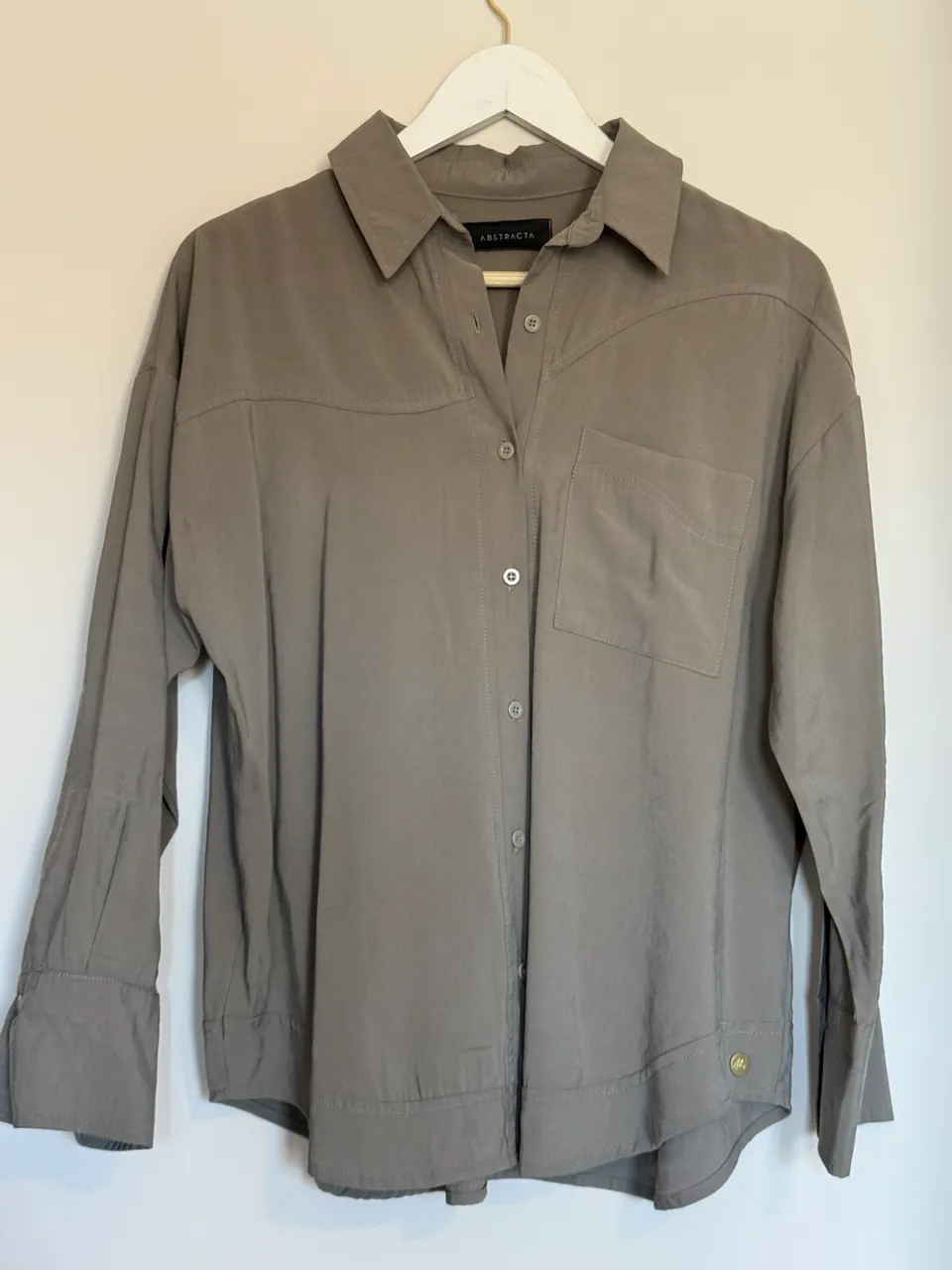 Camisa Abstracta · Talle L