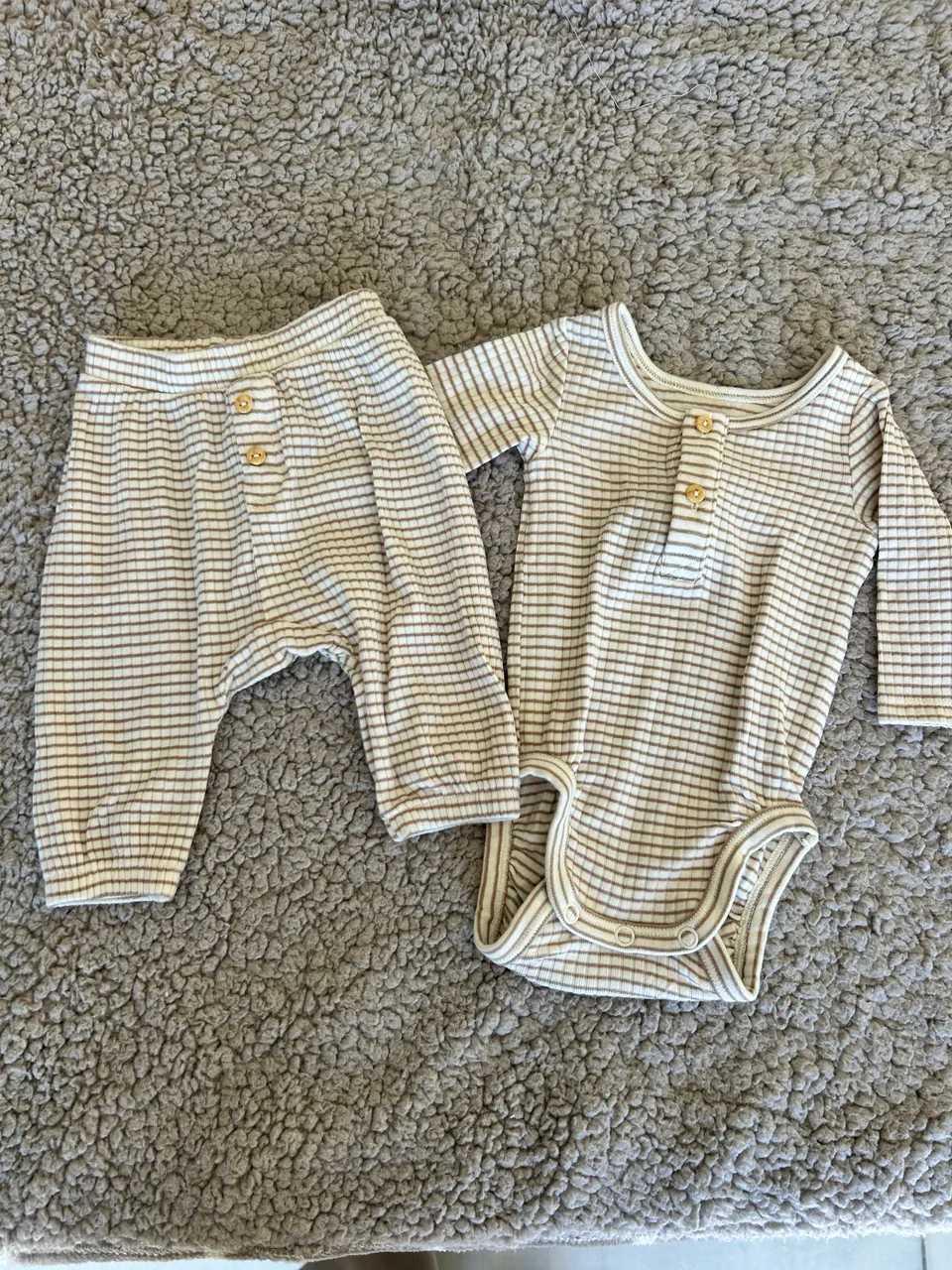Conjunto H&M · Talle 1-3 meses / 56 cm