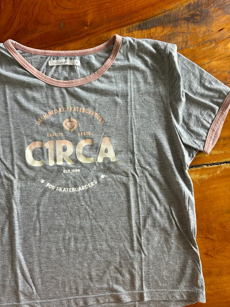 Remera Circa · Talle M