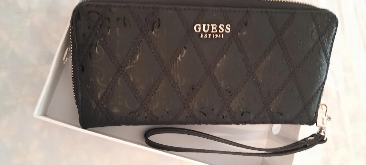 Billetera GUESS