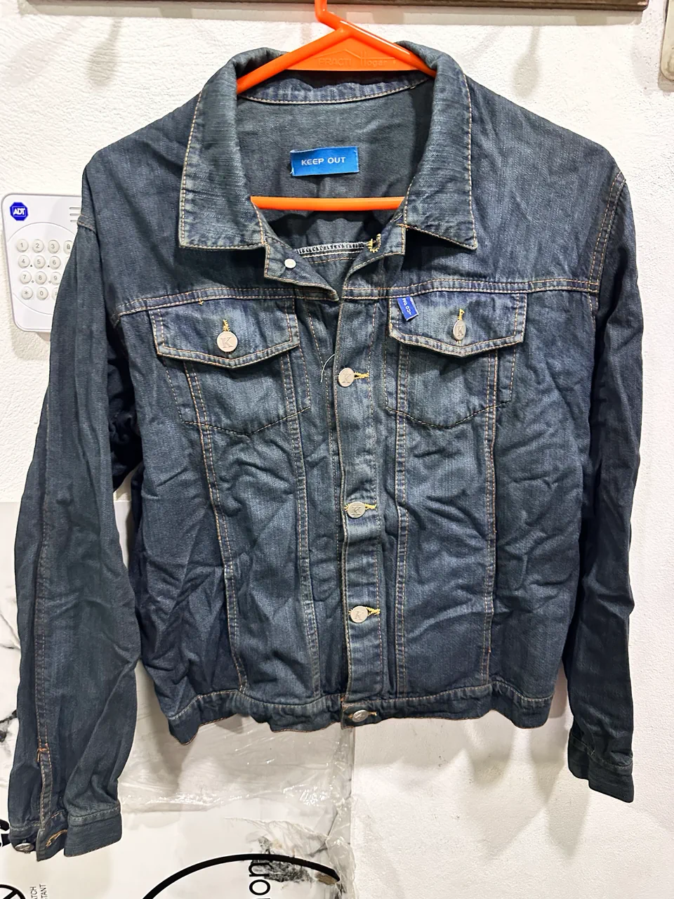 Campera Keep out - imagen 1