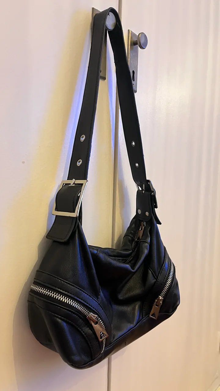 Cartera Bershka