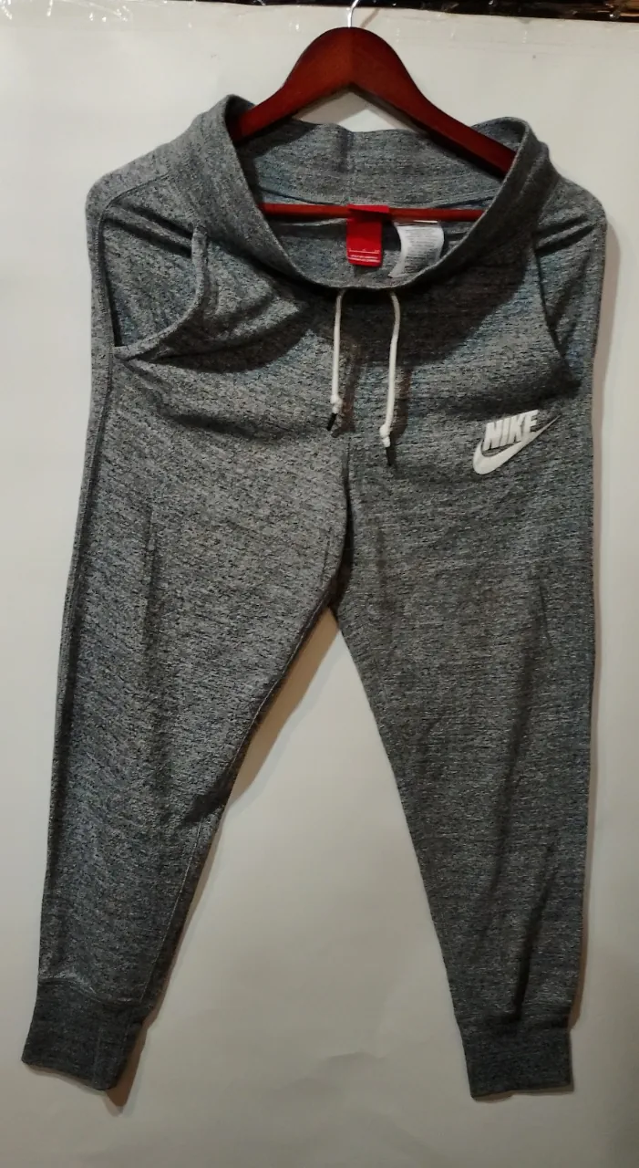 Pantalón Nike - imagen 1